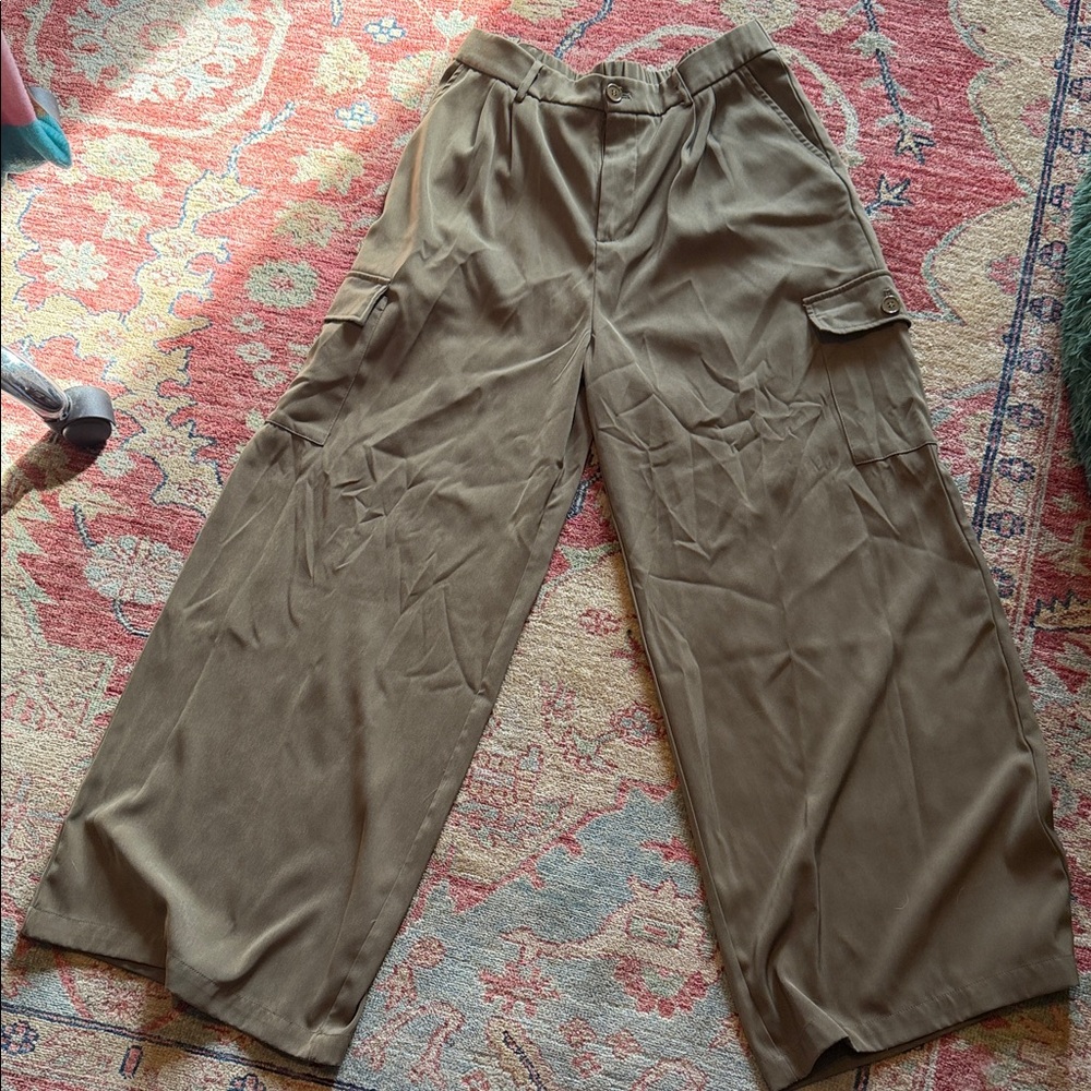 Women’s Khaki Green Cargo dress pants